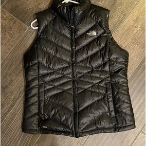 Northface black puffer vest 550